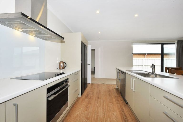 Photo of property in 24 Sholto Duncan Crescent, Halswell, Christchurch, 8025