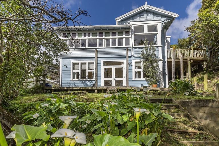 Photo of property in 36 Sutherland Crescent, Melrose, Wellington, 6023