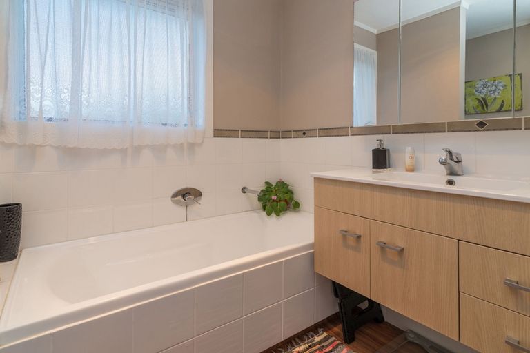 Photo of property in 21 Tennyson Drive, Owhata, Rotorua, 3010