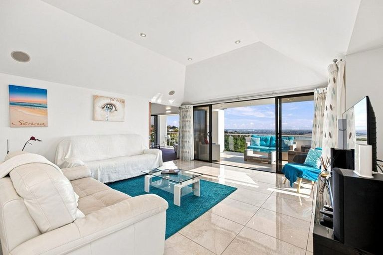 Photo of property in 60 Glenstrae Road, Redcliffs, Christchurch, 8081