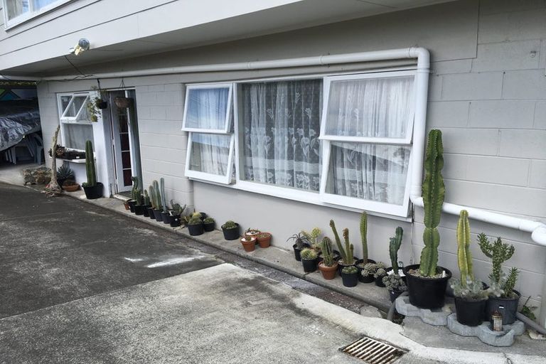 Photo of property in 22 Renwick Street, Papakura, 2110