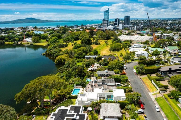 Photo of property in 15 Lake View Road, Takapuna, Auckland, 0622