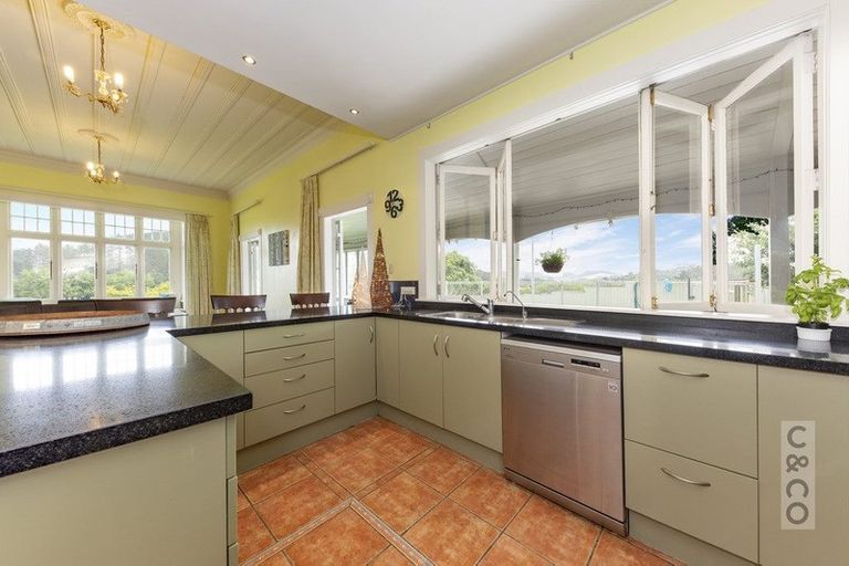 Photo of property in 913 Peak Road, Helensville, 0875