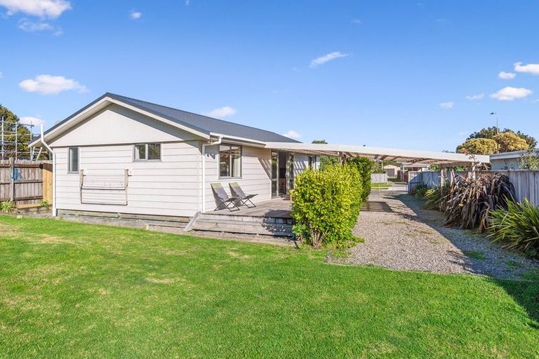 Photo of property in 7 Eruini Street, Waikanae Beach, Waikanae, 5036