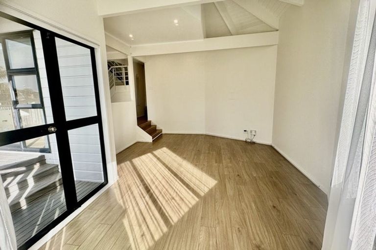 Photo of property in 1/12 Masefield Street, Cockle Bay, Auckland, 2014