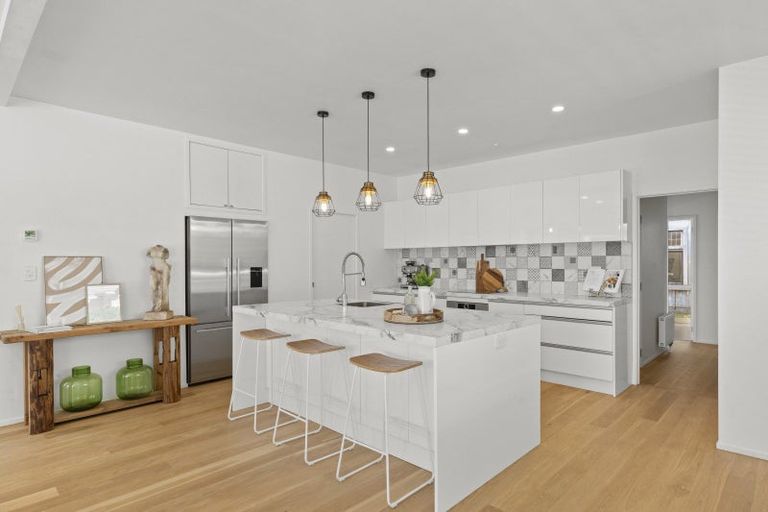 Photo of property in 107 Fulford Street, New Plymouth, 4310