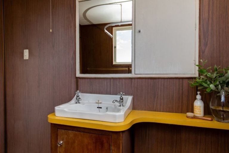 Photo of property in 14 Cameron Road, Bluff Hill, Napier, 4110