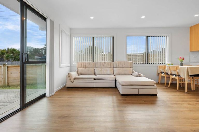 Photo of property in 1/2 Dolphin Street, Pakuranga, Auckland, 2010