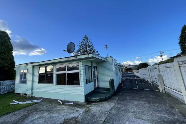 Photo of property in 8 Rathgar Road, Henderson, Auckland, 0610