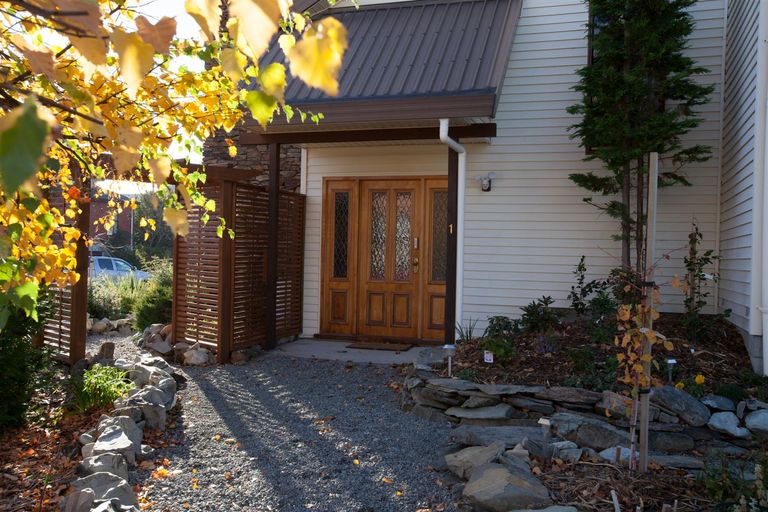 Photo of property in 1 Burnett Place, Lake Tekapo, 7999