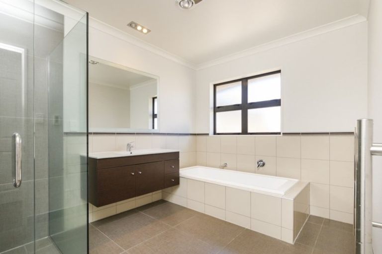 Photo of property in 8 Trump Place, Kelvin Grove, Palmerston North, 4414