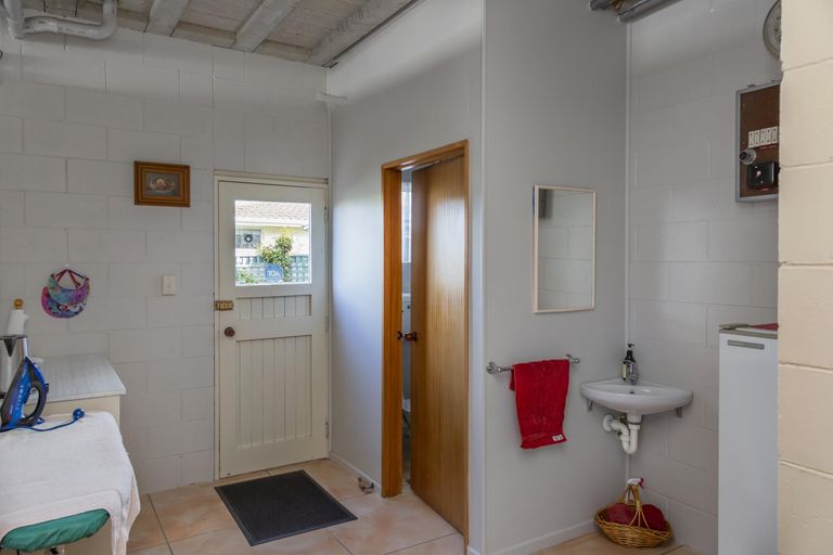 Photo of property in 16 Stuart Street, Holmes Hill, Oamaru, 9401