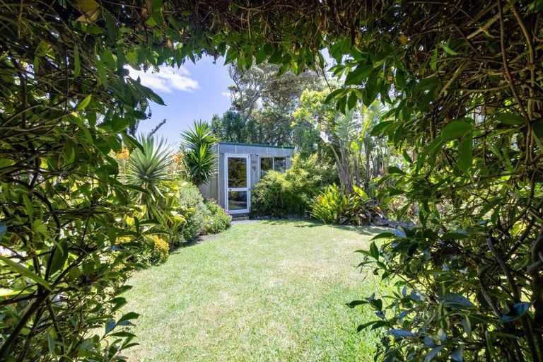 Photo of property in 6 Sea View Road, Baylys Beach, Dargaville, 0377