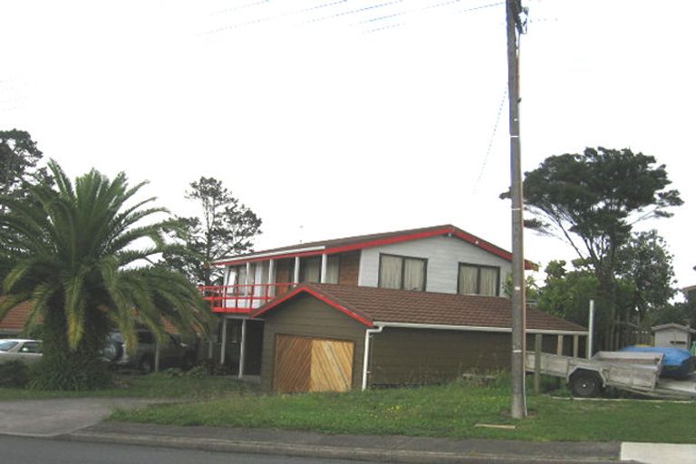 Photo of property in 51 Colonial Road, Chatswood, Auckland, 0626