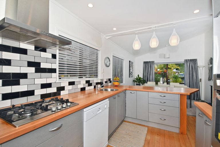 Photo of property in 10 Parkland Crescent, Terrace End, Palmerston North, 4410