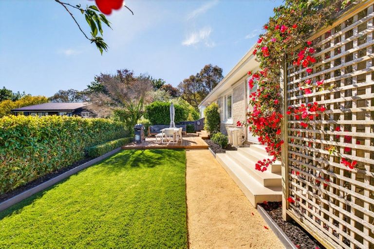 Photo of property in 22 Hunters Hill, Havelock North, 4130