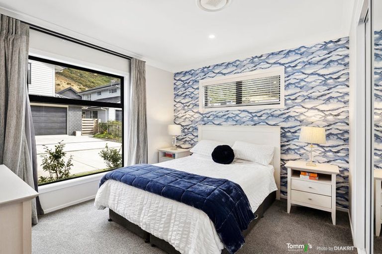 Photo of property in 15 Riroriro Close, Crofton Downs, Wellington, 6035