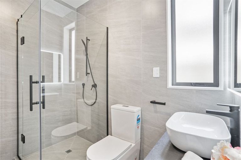 Photo of property in 42 Drumbuoy Drive, Flat Bush, Auckland, 2019