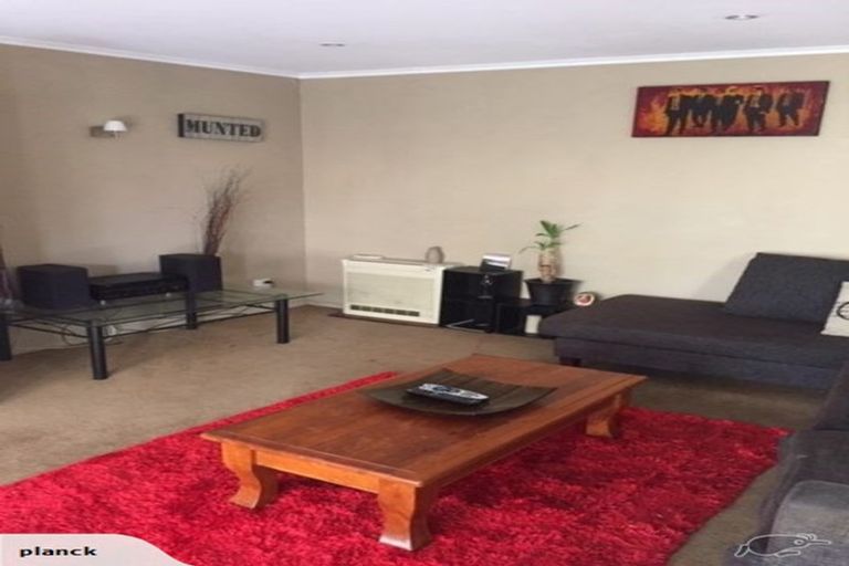 Photo of property in 12 Ladbrokes Place, Fendalton, Christchurch, 8052