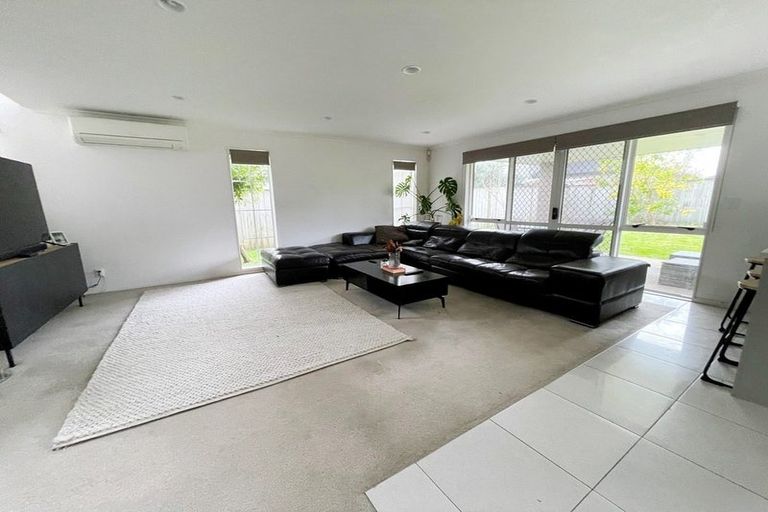 Photo of property in 18 Lake Drive, Karaka, Papakura, 2113
