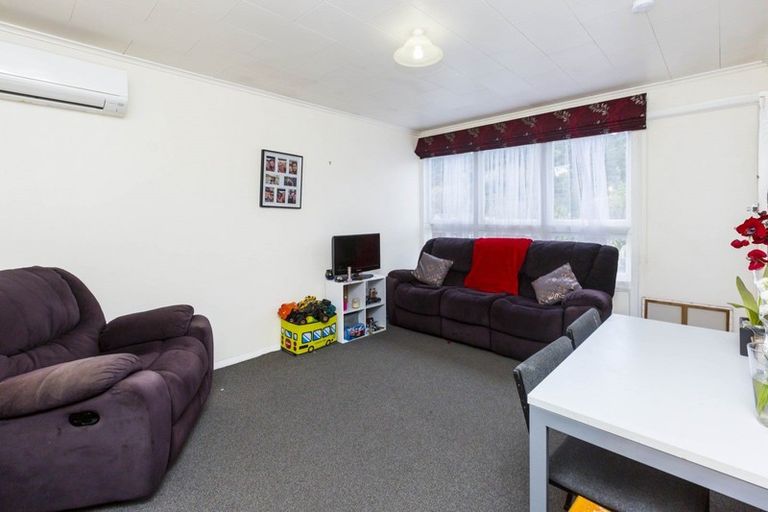 Photo of property in 24b Deller Grove, Silverstream, Upper Hutt, 5019