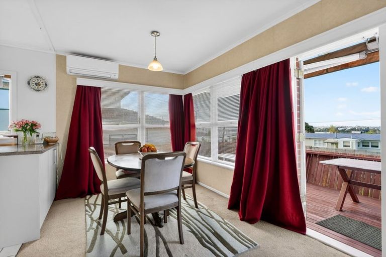 Photo of property in 1/2 Tye Road, Hillcrest, Auckland, 0627