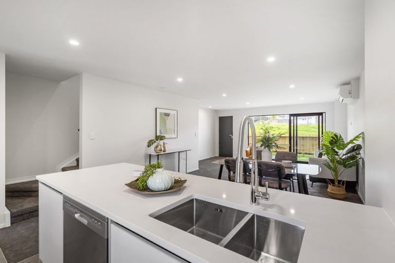 Photo of property in 198a Forrest Hill Road, Forrest Hill, Auckland, 0620