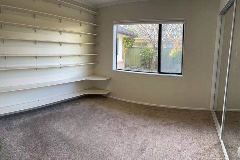 Photo of property in 16 Middlefield Drive, East Tamaki Heights, Auckland, 2016