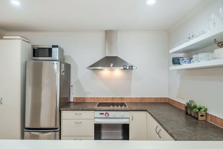 Photo of property in 63 Nimstedt Avenue, Oteha, Auckland, 0632