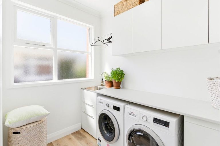 Photo of property in 17 Wycolla Avenue, Saint Clair, Dunedin, 9012