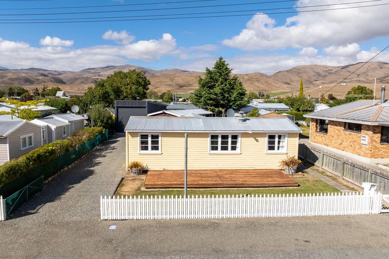 Photo of property in 37 Lindis Crescent, Otematata, 9412