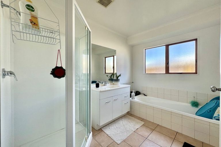 Photo of property in 8 Ettrick Lane, Papakura, 2110