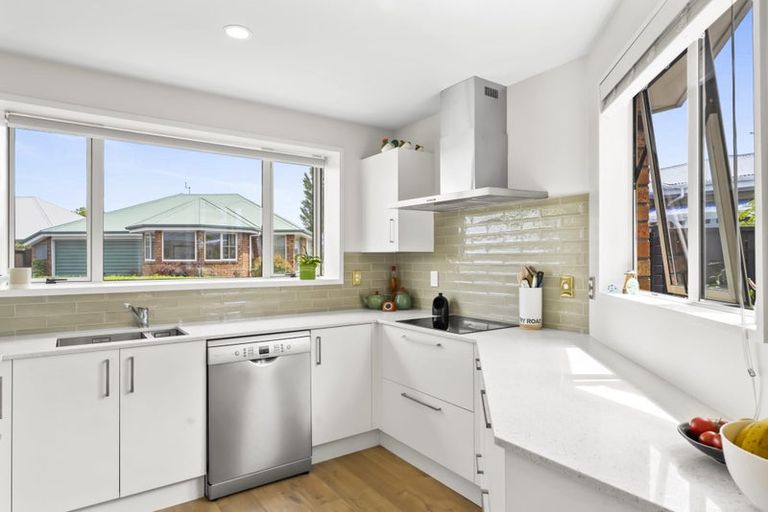 Photo of property in 3 Ashmore Lane, Strowan, Christchurch, 8052