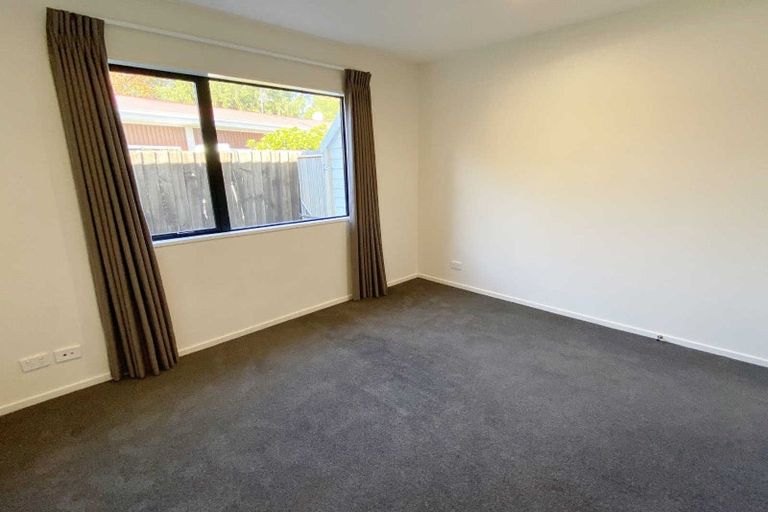 Photo of property in 2 Longmuir Street, Ilam, Christchurch, 8041