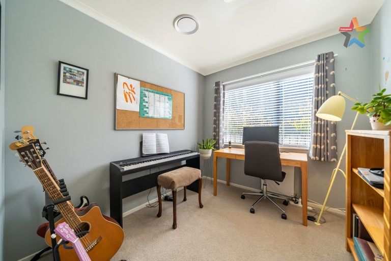 Photo of property in 87 Cypress Drive, Maungaraki, Lower Hutt, 5010