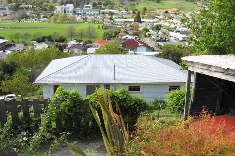 Photo of property in 225 Saint Vincent Street, Toi Toi, Nelson, 7010