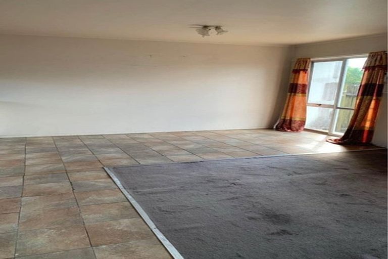 Photo of property in 2/54 Kenderdine Road, Papatoetoe, Auckland, 2025