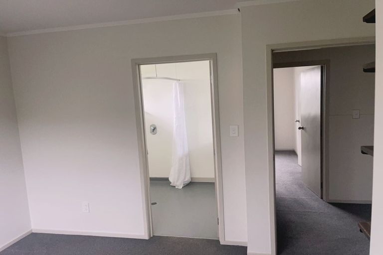 Photo of property in 3 Shale Avenue, Massey, Auckland, 0614