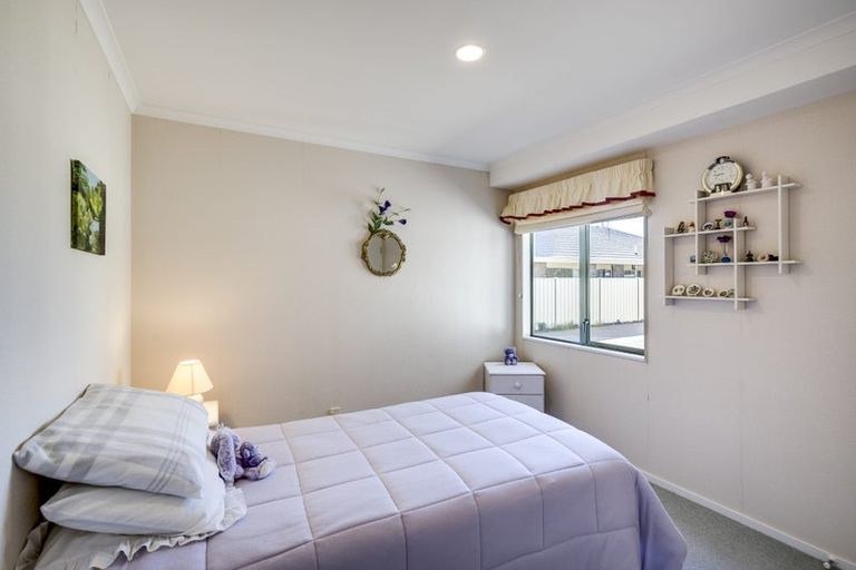 Photo of property in 17 Pukekura Place, Taradale, Napier, 4112