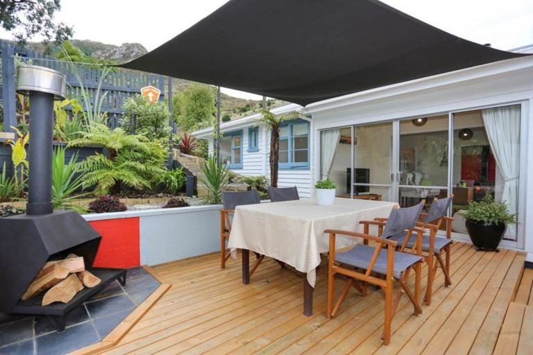 Photo of property in 45 Cornwall Road, Lyttelton, 8082