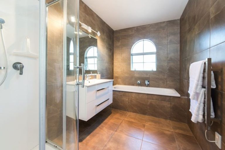 Photo of property in 24 Venus Place, Half Moon Bay, Auckland, 2012