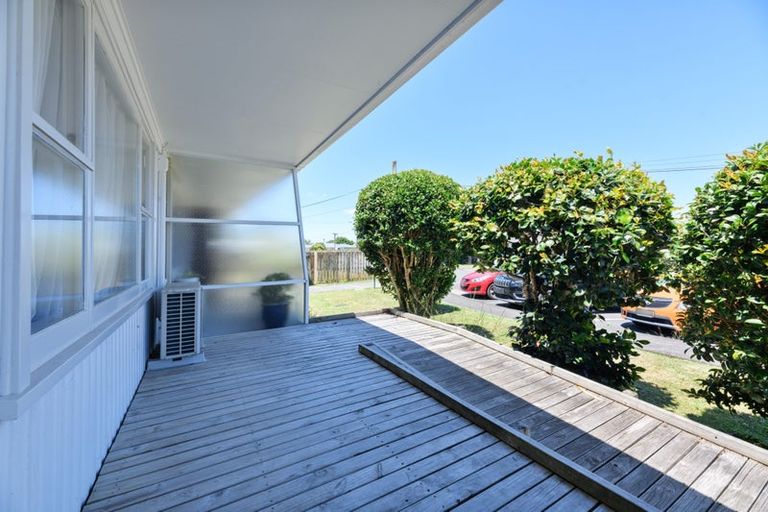 Photo of property in 16 Abel Tasman Avenue, Henderson, Auckland, 0610