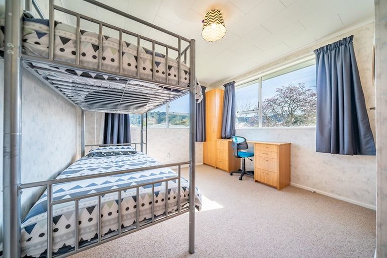 Photo of property in 18 Shanly Street, Brown Owl, Upper Hutt, 5018