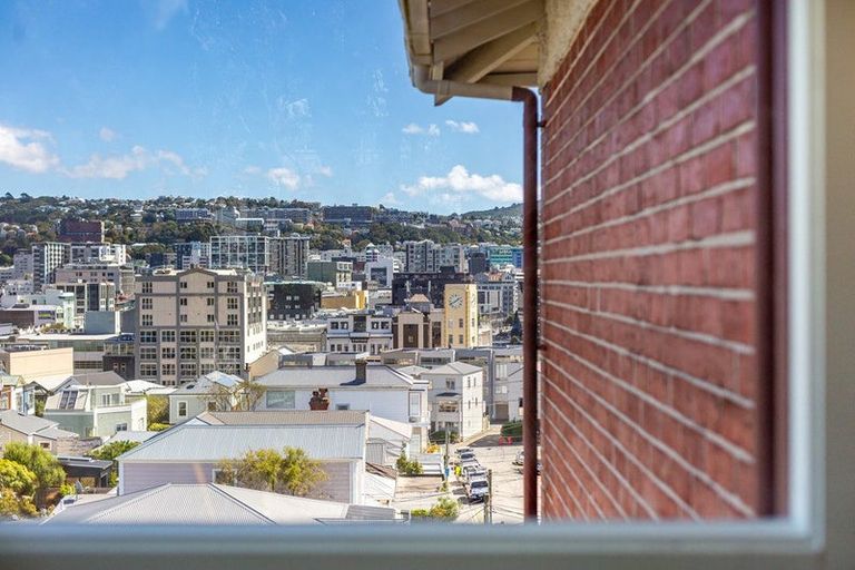 Photo of property in Hamilton Flats, 9a Hawker Street, Mount Victoria, Wellington, 6011