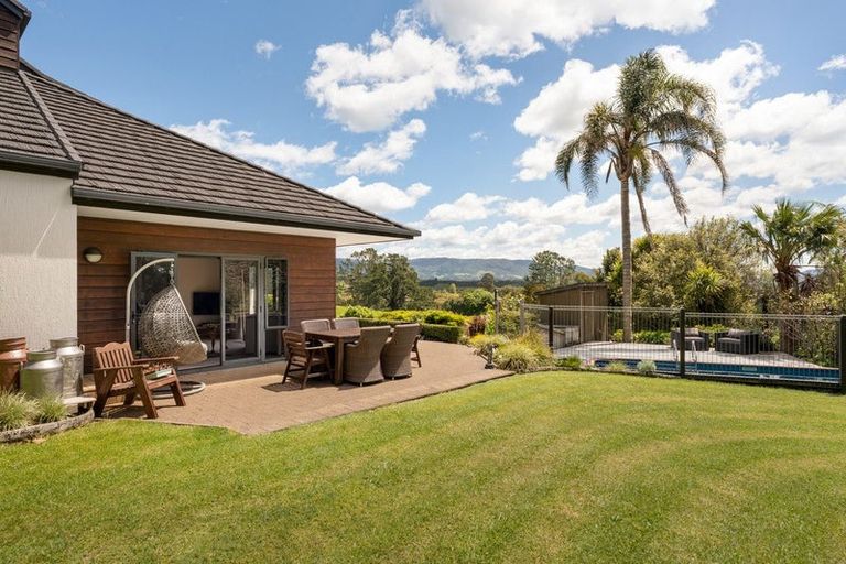 Photo of property in 42 Walker Road West, Aongatete, 3178