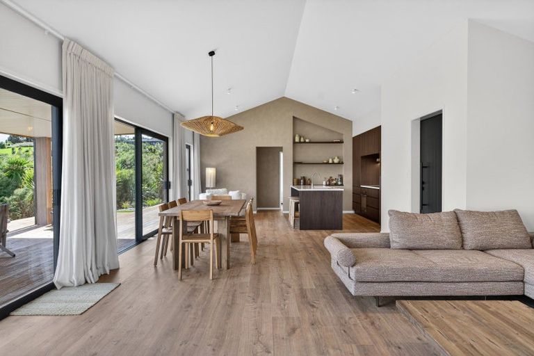 Photo of property in 2136d Cove Road, Mangawhai, Kaiwaka, 0573