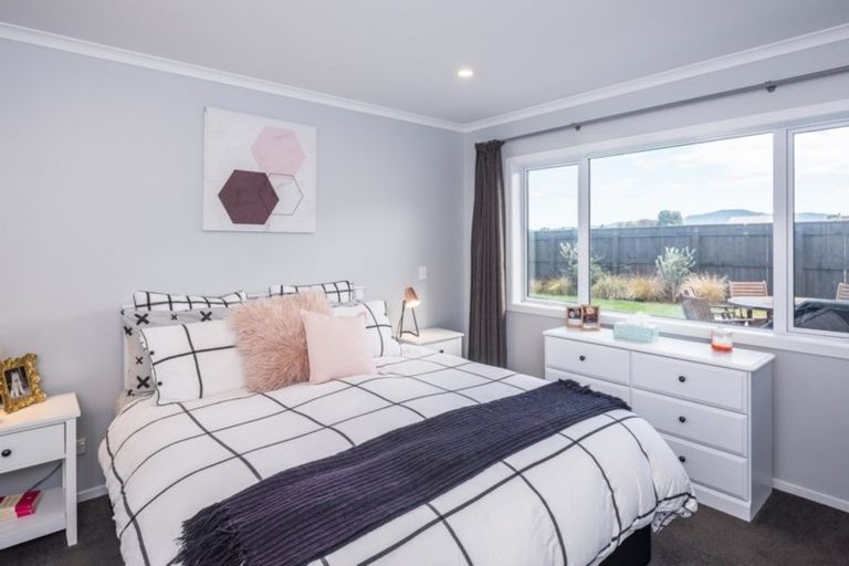 Photo of property in 3 Gallipoli Place, Paraparaumu, 5032