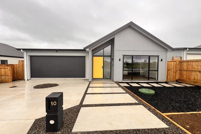 Photo of property in 10 Kobe Street, Karaka, 2580