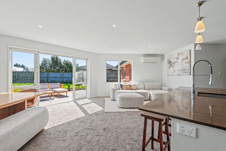 Photo of property in 5 Jozecom Place, Rolleston, 7614