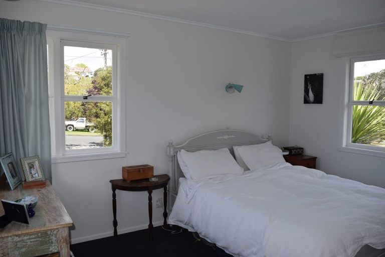 Photo of property in 11 Beulah Avenue, Rothesay Bay, Auckland, 0630
